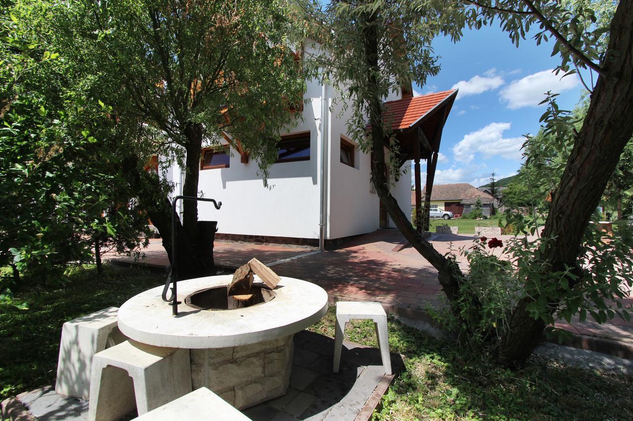 Felso Fogado Bed & Breakfast Felsotold Exterior photo