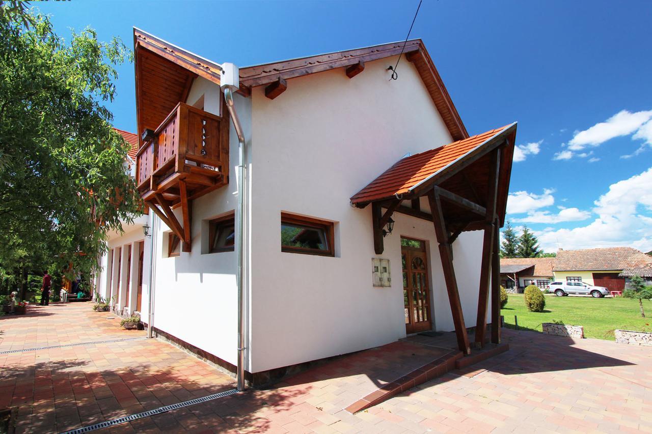 Felso Fogado Bed & Breakfast Felsotold Exterior photo